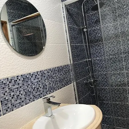 Studio R. Infante Dom Henrique Apartamento *